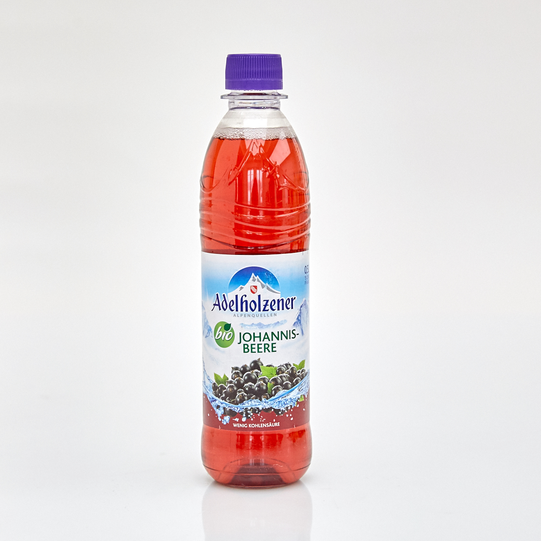 Adelholzener Bio Erfrischungsgetränk Johannisbeere (0,5 l PET) Adelholzener Bio Erfrischungsgetränk Johannisbeere (0,5 l PET)
